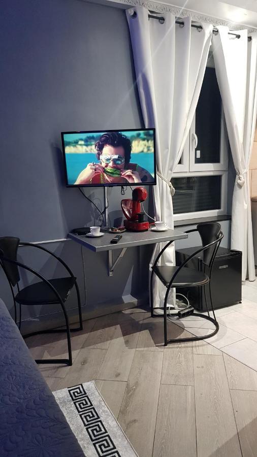 Ferienwohnung Le Petit Luxembourg Montignies-sur-Sambre Exterior foto