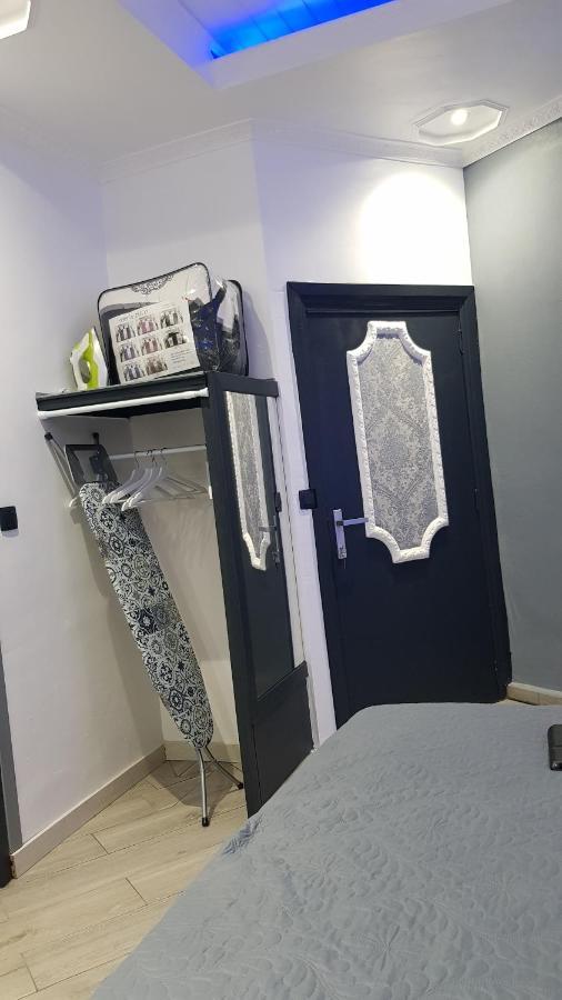 Ferienwohnung Le Petit Luxembourg Montignies-sur-Sambre Exterior foto