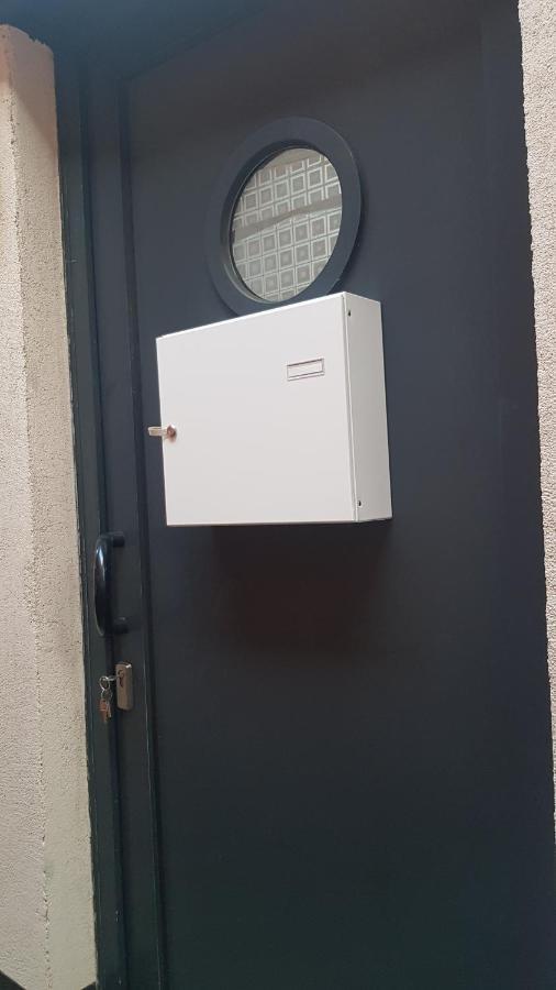 Ferienwohnung Le Petit Luxembourg Montignies-sur-Sambre Exterior foto
